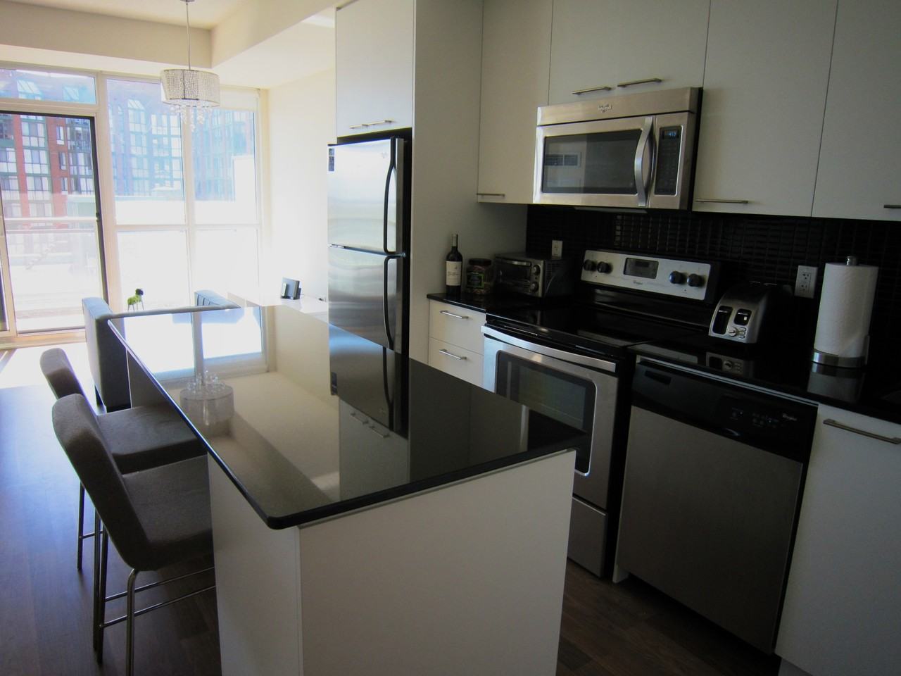 775 Minto King West - West Tower #805 - Photo 2 of 19