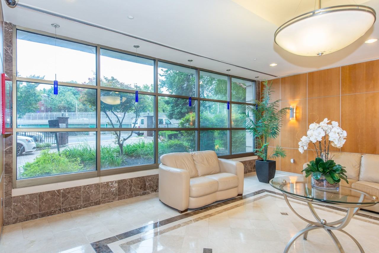 60 Parkway Dr E #6JJ - Photo 2 of 9