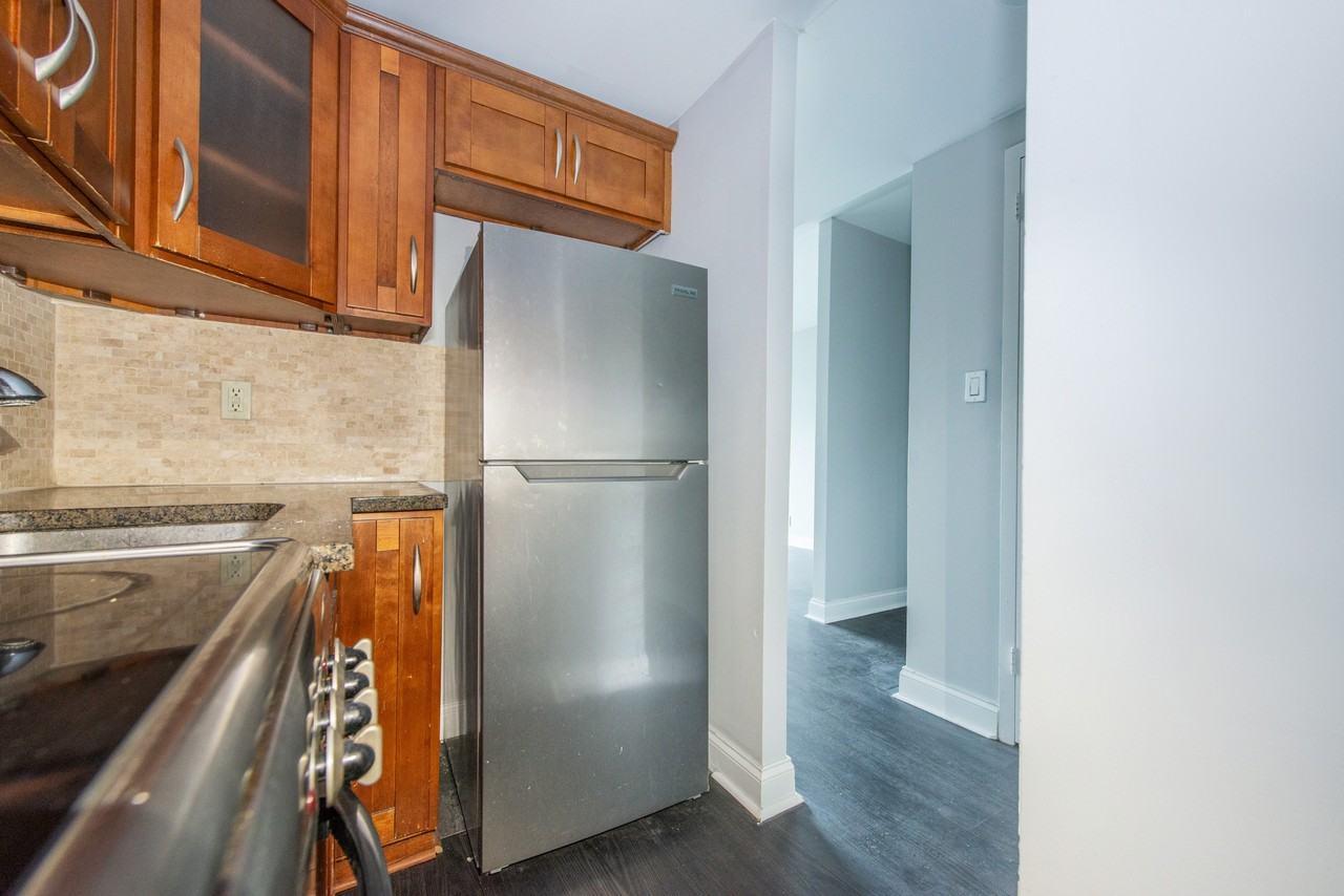 60 Parkway Dr E #6JJ - Photo 6 of 9