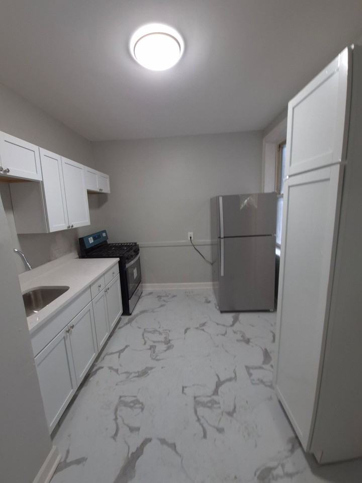 5735 W Washington Blvd - Photo 2 of 4