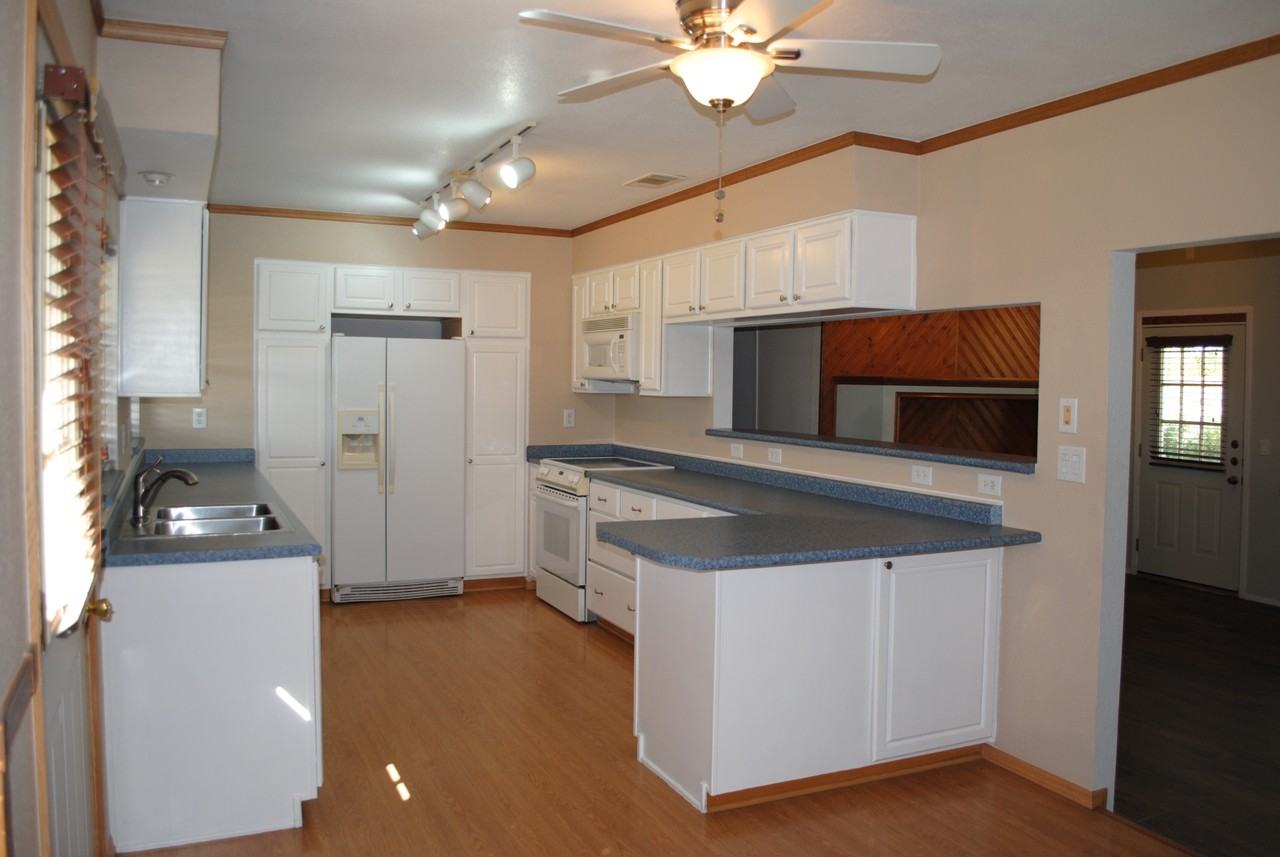 W Adams Ave #1 - Photo 6 of 33