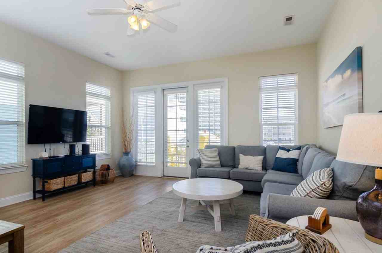 1410 Bowfin Ln - Photo 3 of 50