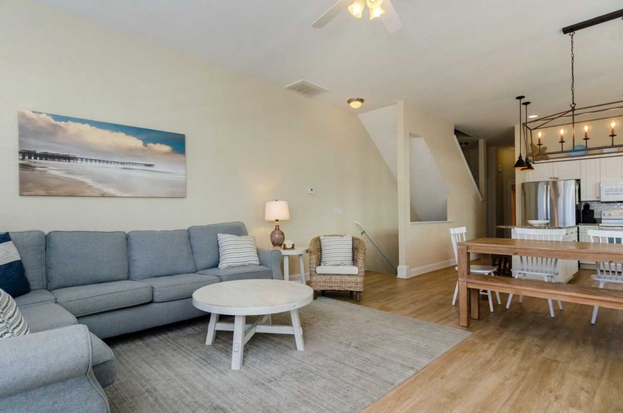 1410 Bowfin Ln - Photo 5 of 50