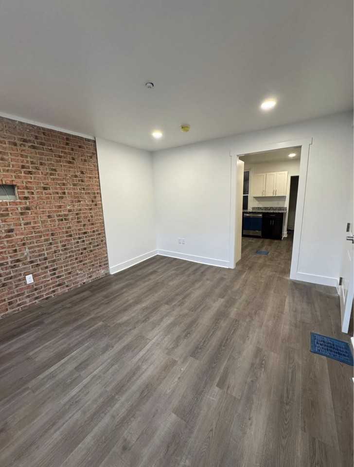 513 N 2nd St #1 - Photo 5 of 17