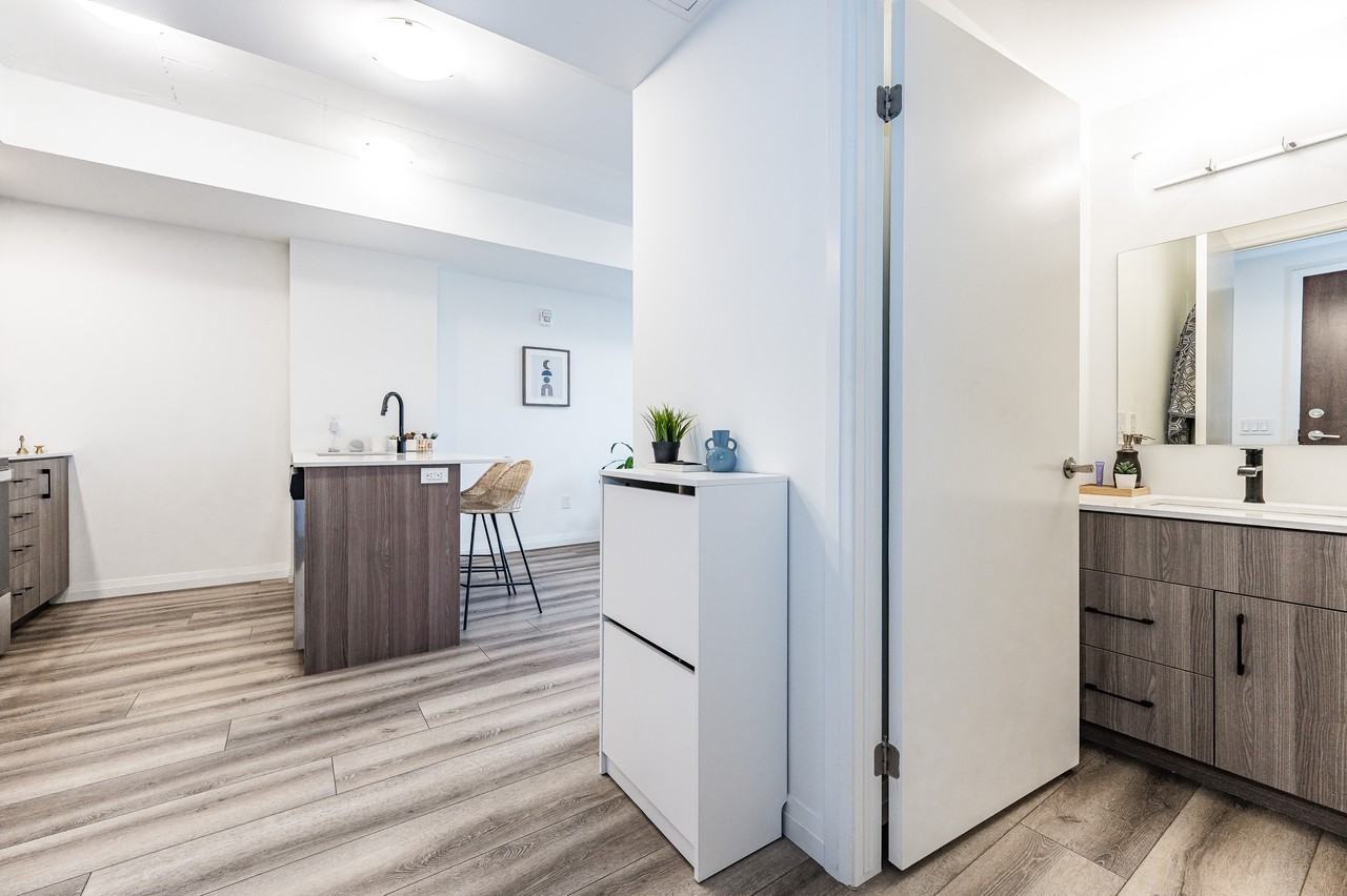 108 Garment Street #2201 - Photo 4 of 50