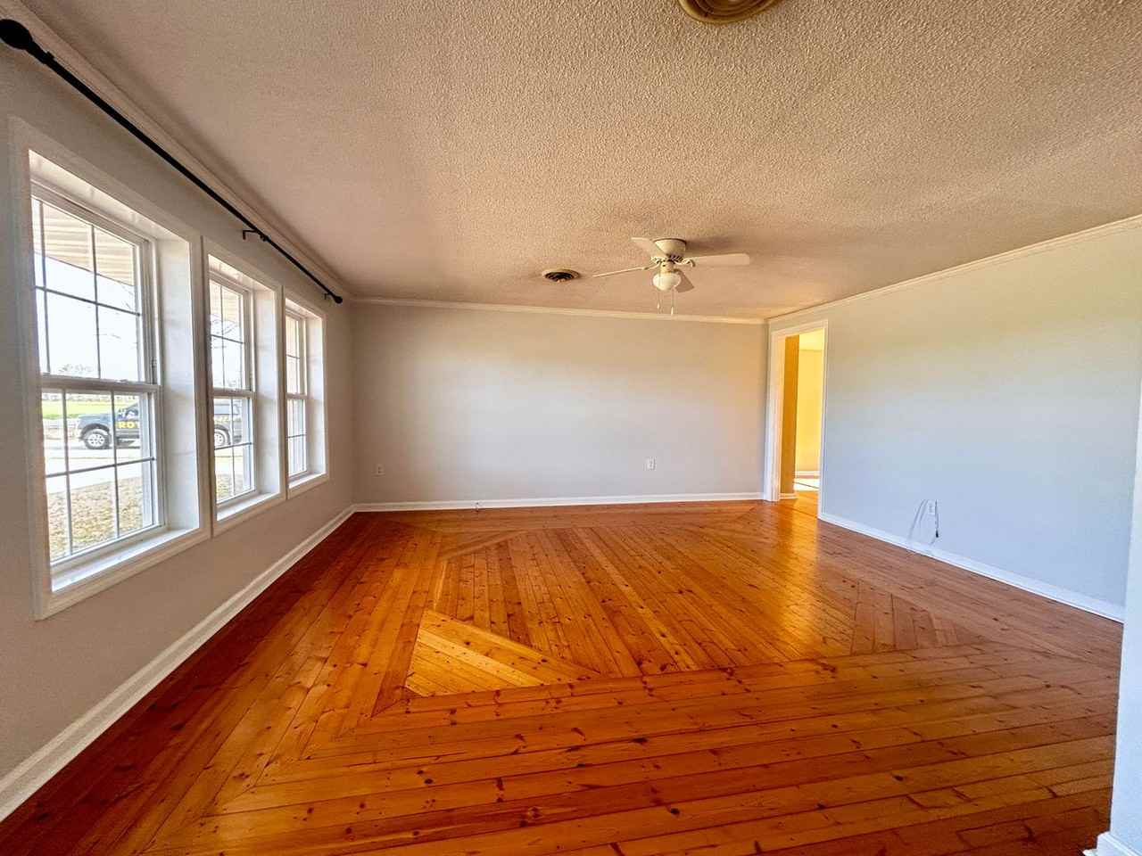 718 Camp Swamp Rd - Photo 7 of 28