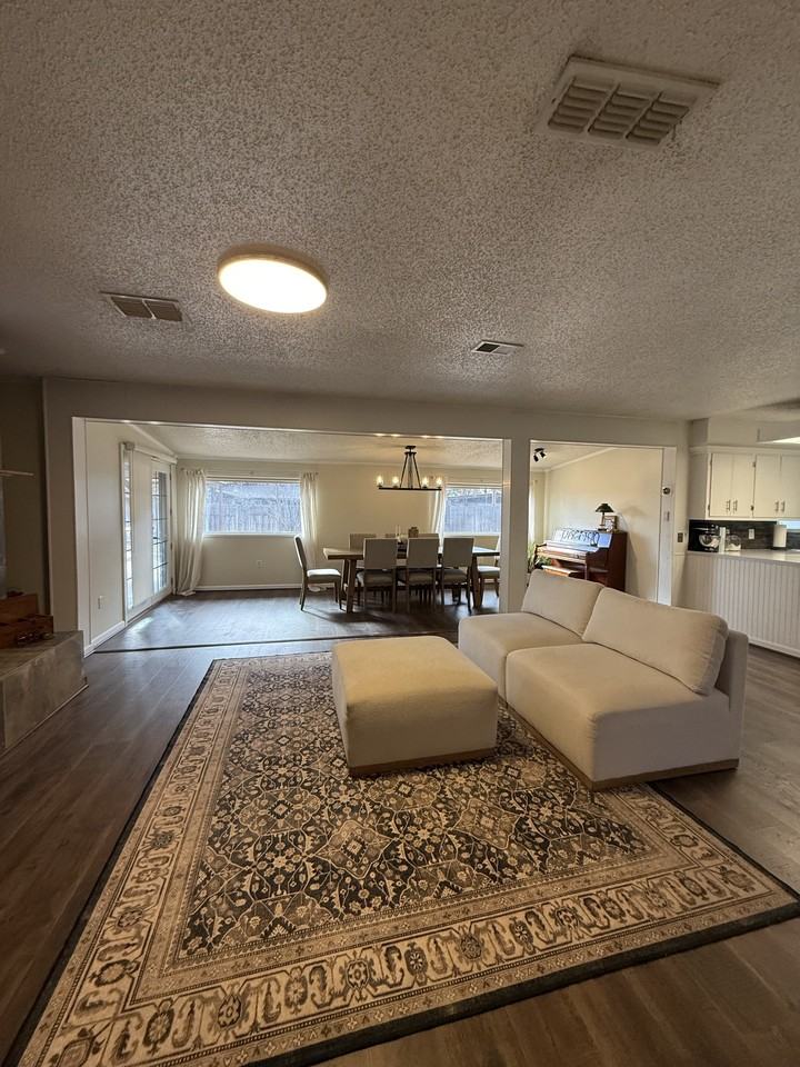 2709 57th St #1 - Photo 3 of 16