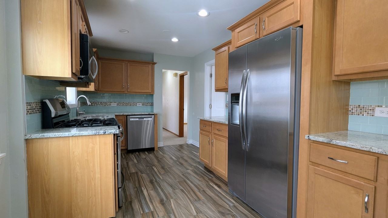 6038 N Elston Ave #2 - Photo 7 of 15