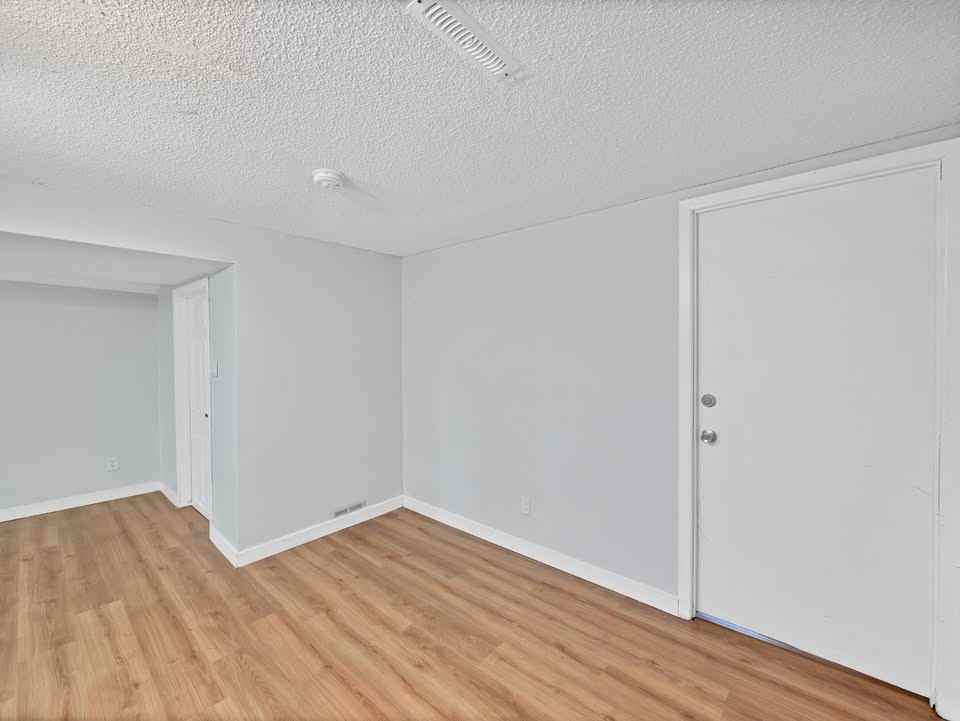 6 Jasmin Cres #2 - Photo 3 of 10