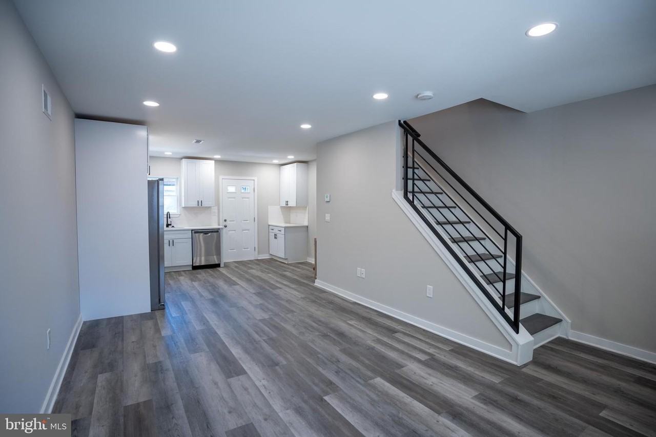 2521 S Dewey St #1 - Photo 3 of 20