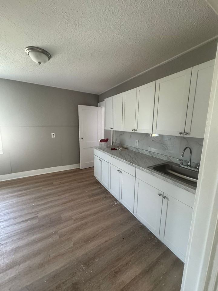 612 N Geddes St #2 - Photo 2 of 3