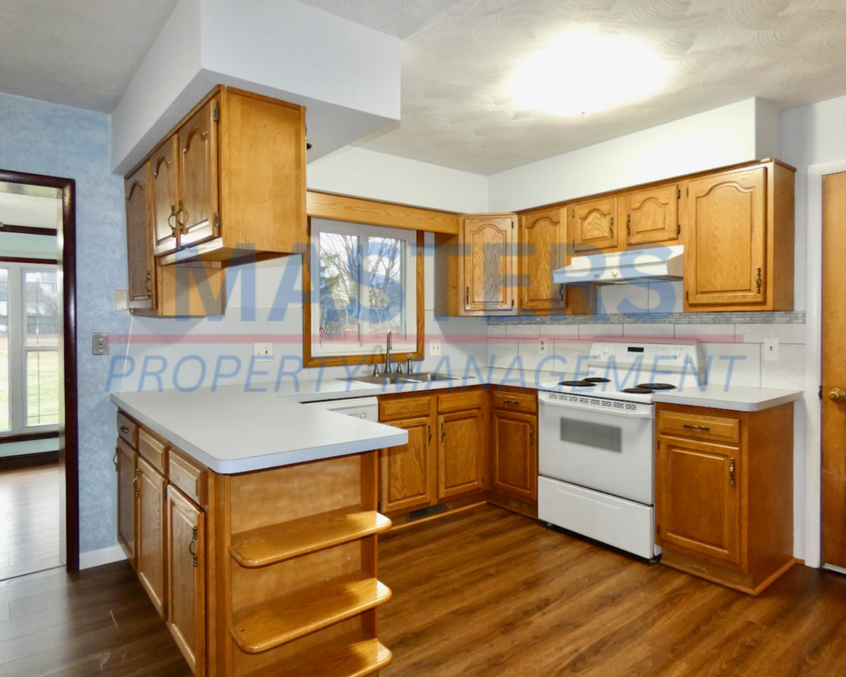 10477 Mandell Rd - Photo 2 of 32