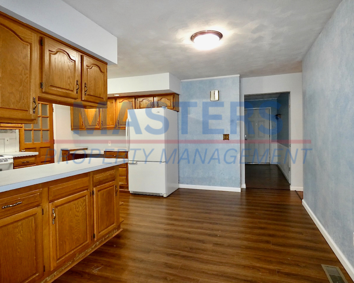 10477 Mandell Rd - Photo 7 of 32