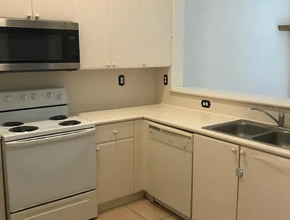 2461 Se 16th Ter #1 - Photo 3 of 8