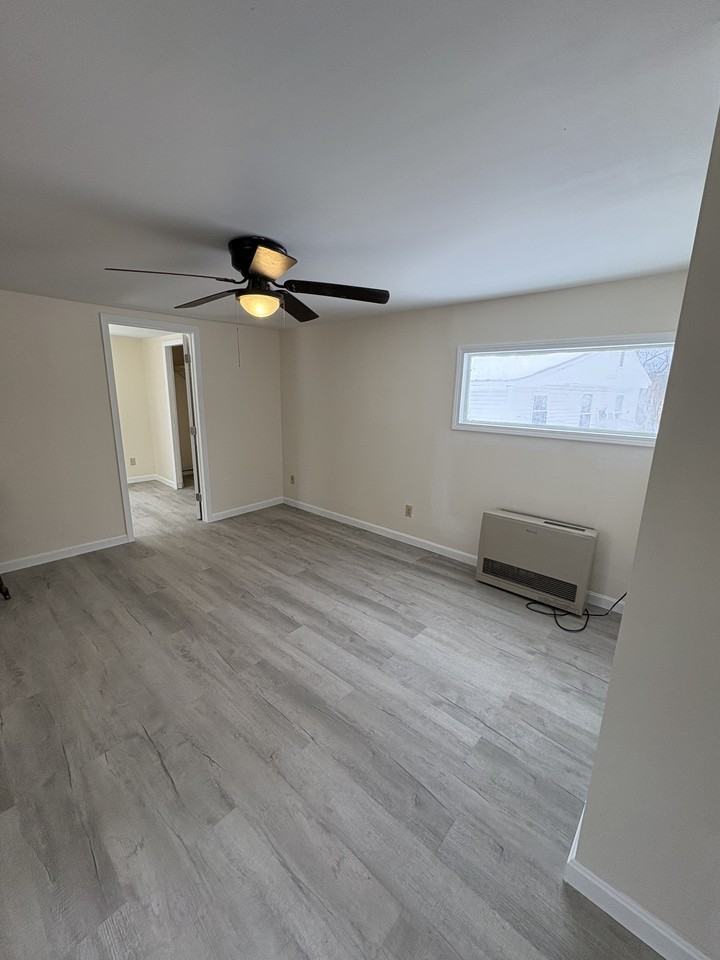 812 Stillwater Ave #4 - Photo 3 of 4