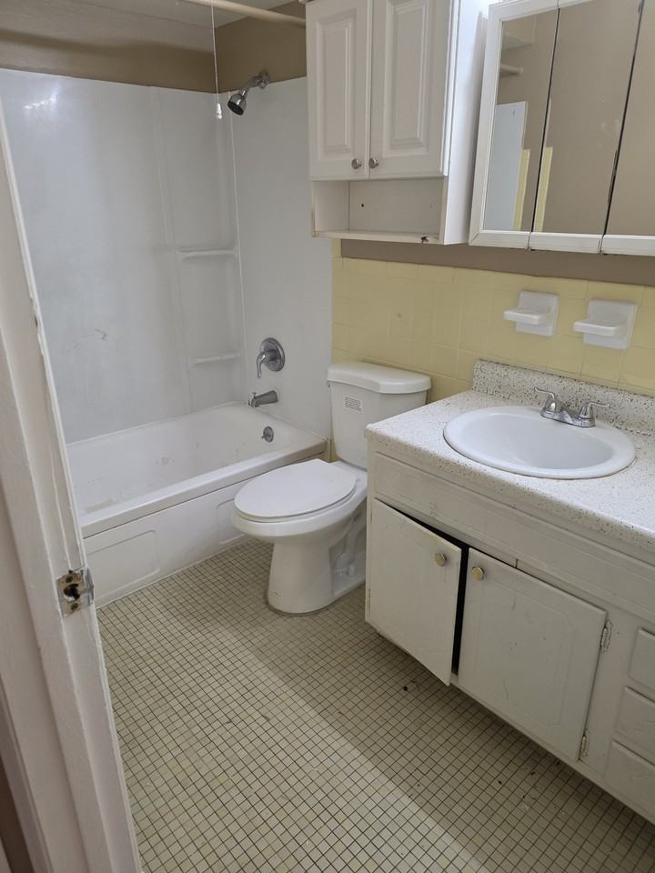 3841 Marietta Dr #B - Photo 5 of 11