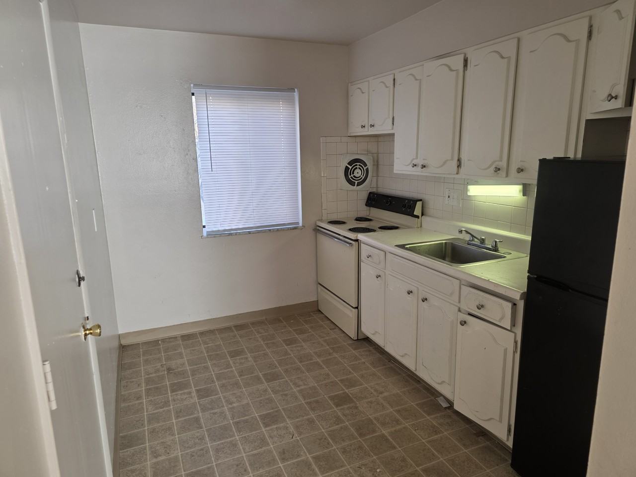 3841 Marietta Dr #C - Photo 2 of 11