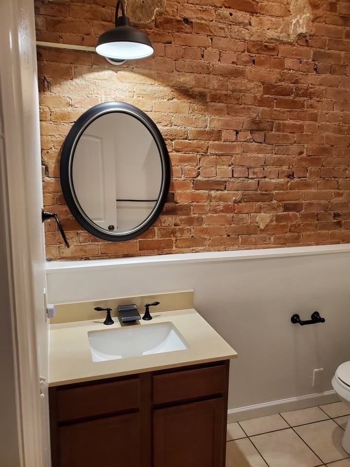 943 Main StreetUnit C #C - Photo 3 of 6