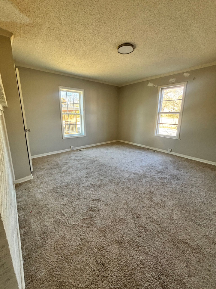 209 Home St #2 - Photo 3 of 11