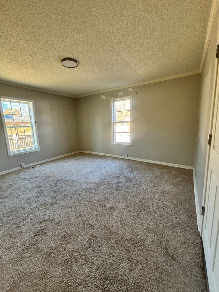 209 Home St #2 - Photo 4 of 11