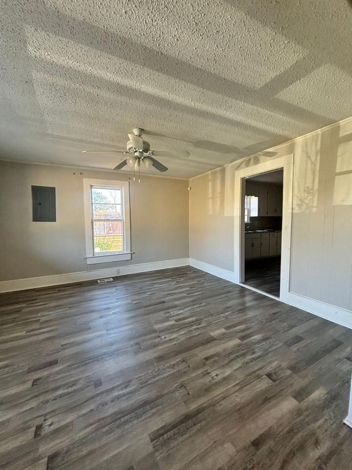 209 Home St #2 - Photo 5 of 11