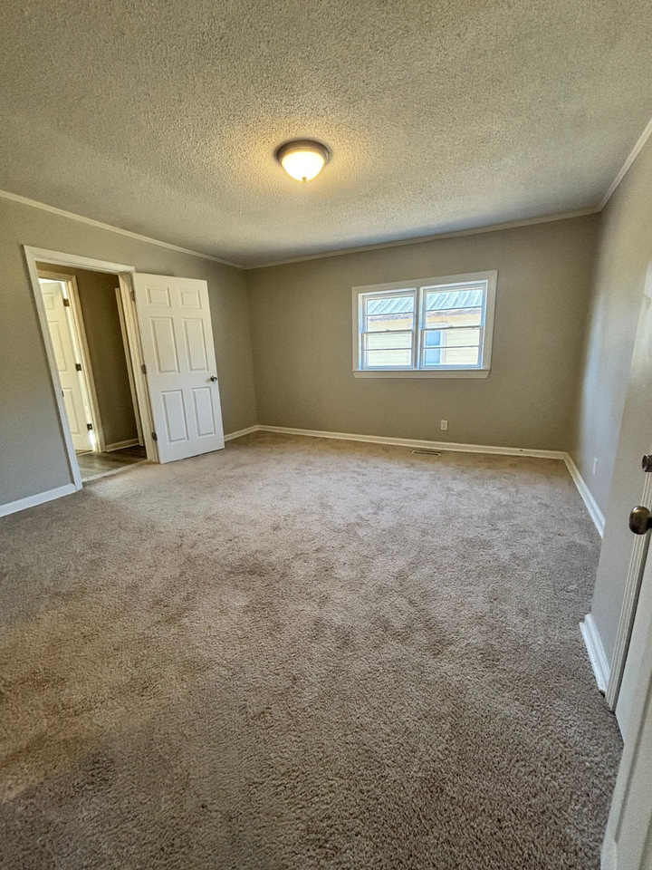 209 Home St #2 - Photo 6 of 11