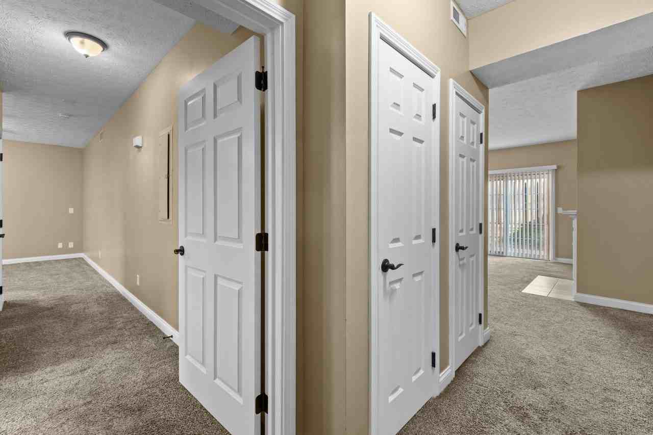 807 E Main St - Photo 5 of 31