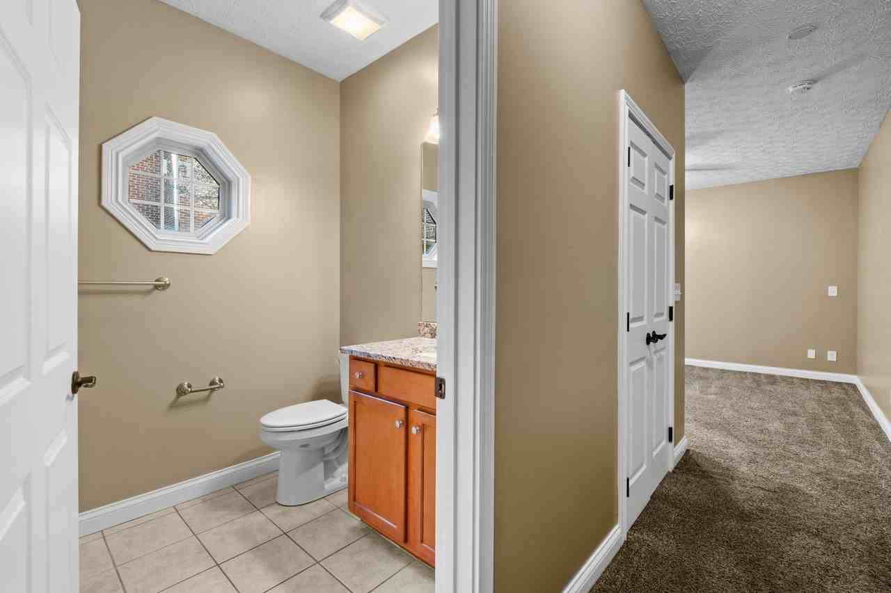 807 E Main St - Photo 6 of 31