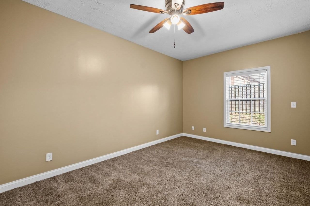 807 E Main St - Photo 7 of 31