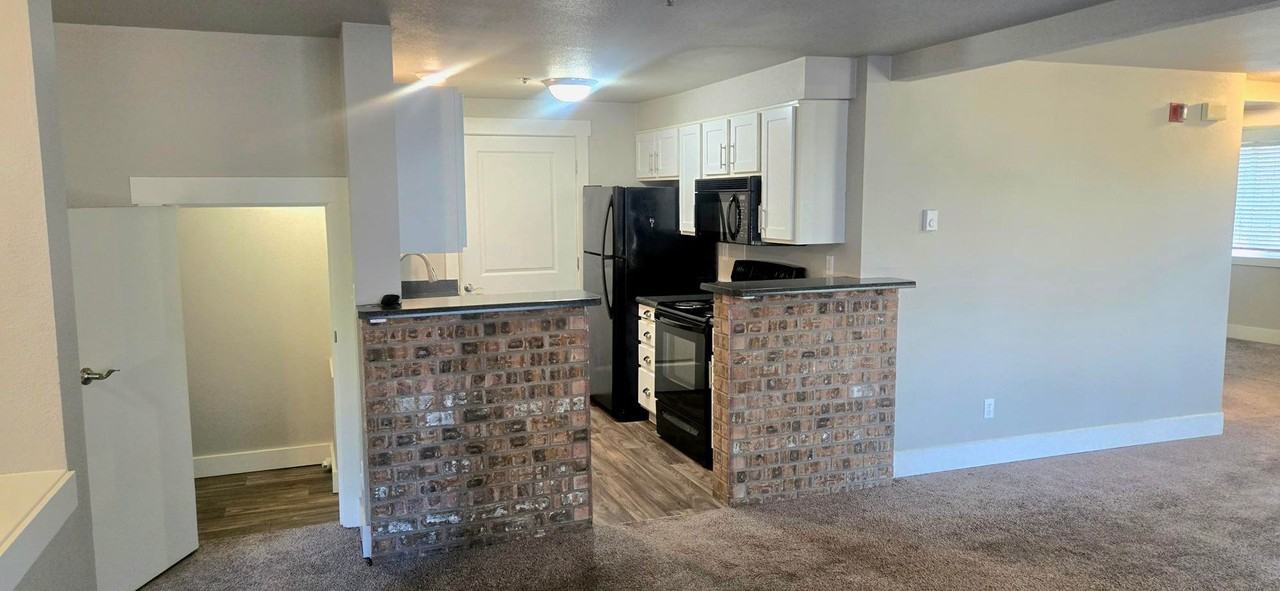 Meridian Terrace Apartments - Photo 3 of 38