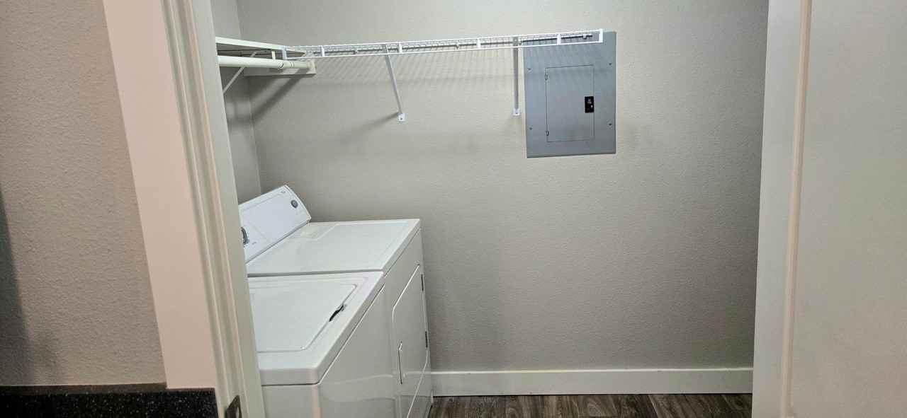 Meridian Terrace Apartments - Photo 7 of 38