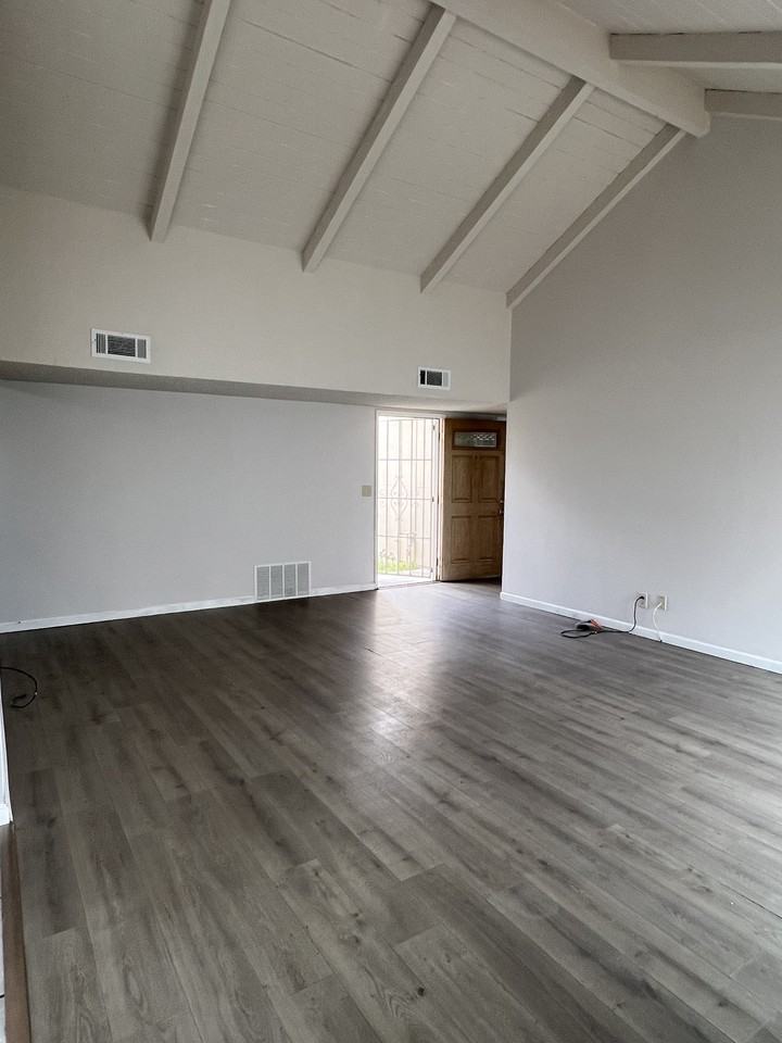 1532 Valdez Cir #1 - Photo 3 of 14