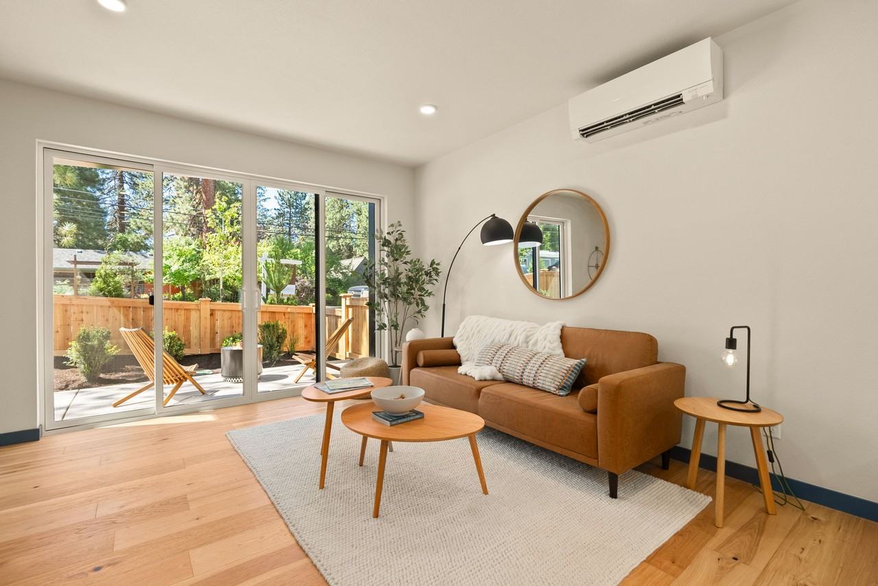 960 Ne Norton Ave #1 - Photo 4 of 22