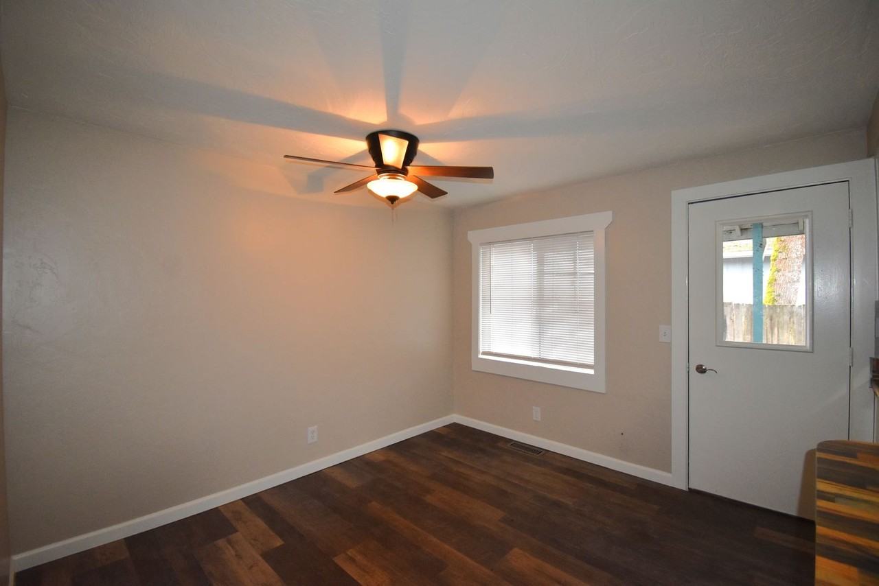 701 Weber Ave - Photo 4 of 19