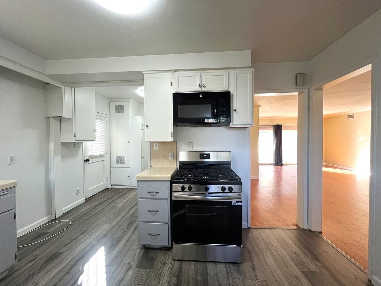 5172 Wroxton Dr - Photo 5 of 22