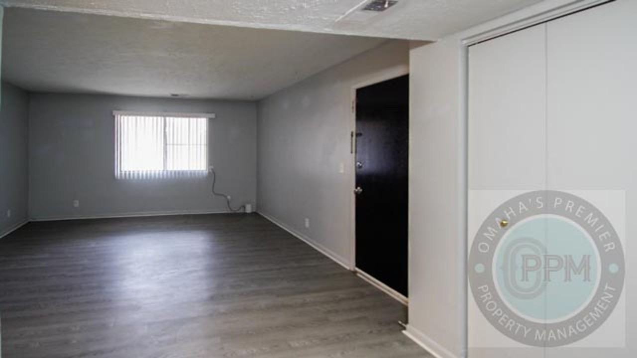 Benson Garden Apartments - Photo 5 of 34