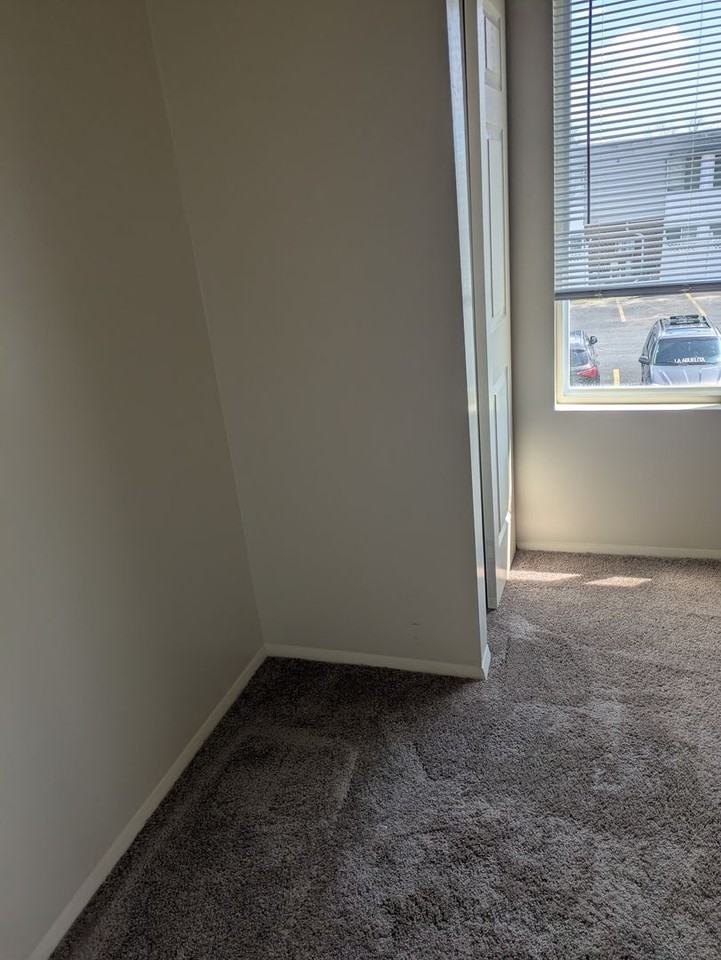 Willow Garden Apartments - Photo 5 of 22