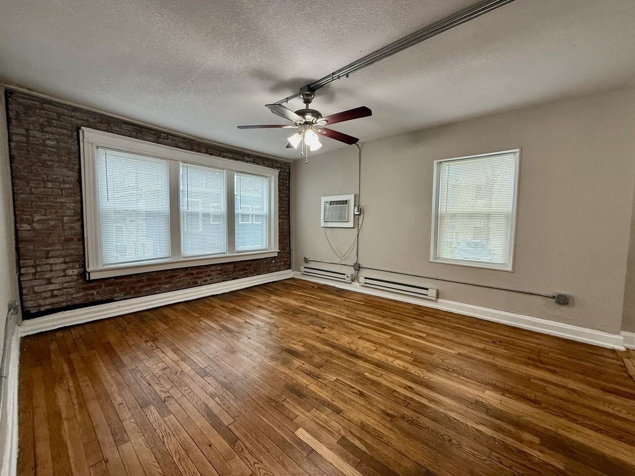 3201 Broadway - Photo 3 of 15