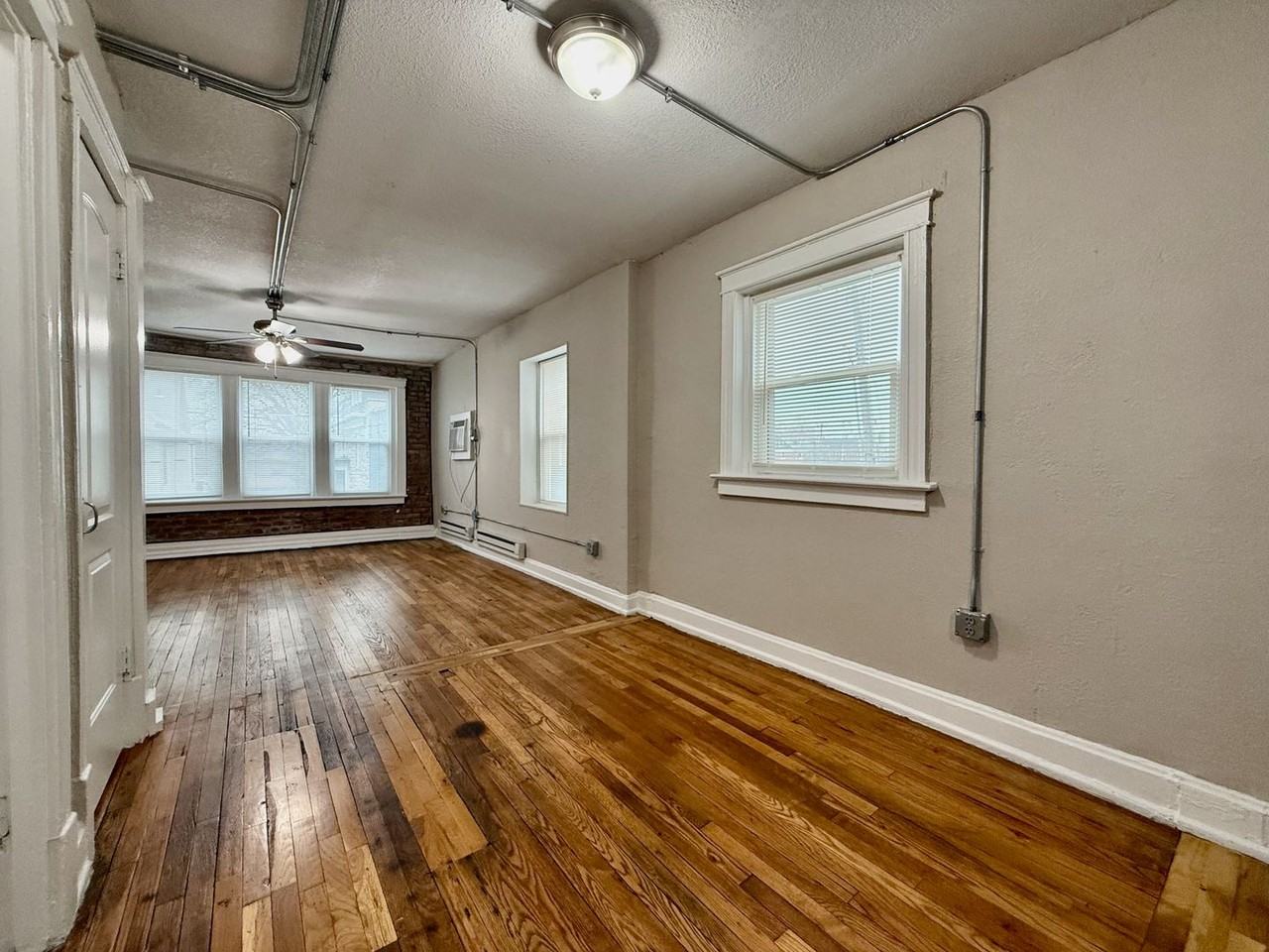 3201 Broadway - Photo 4 of 15