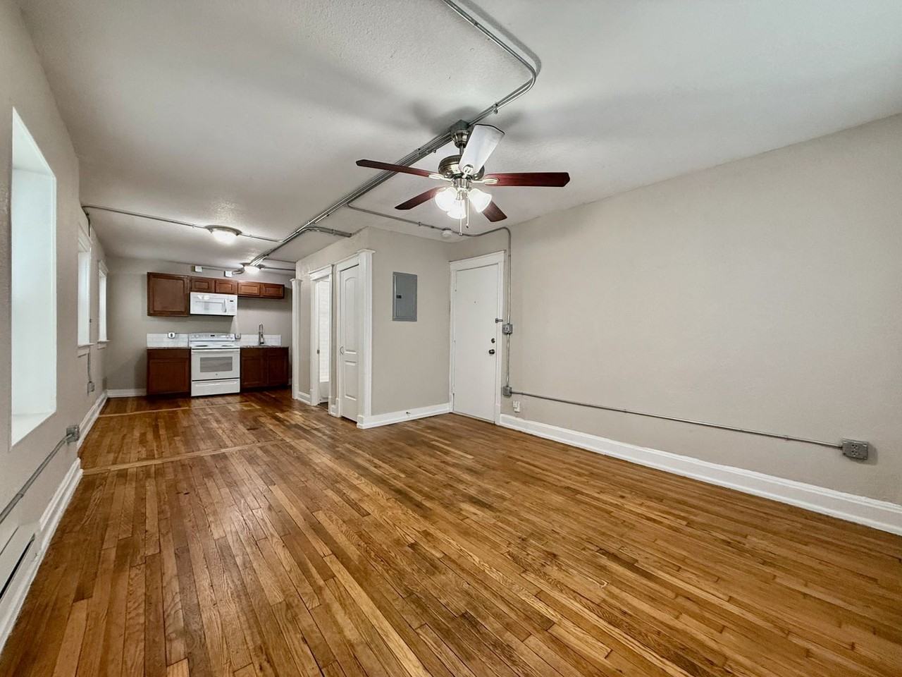 3201 Broadway - Photo 6 of 15