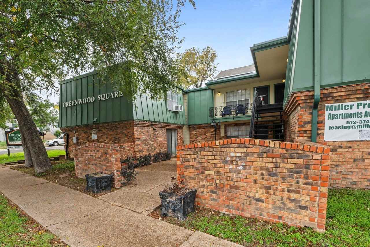 Greenwood Square - Photo 4 of 7