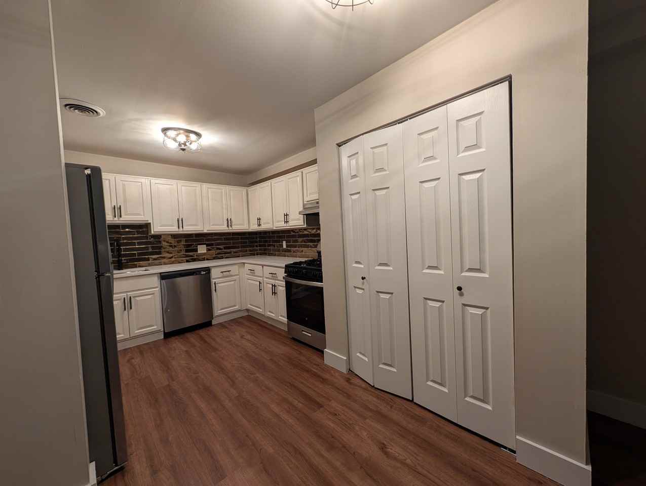 511 Main Street - Photo 4 of 12