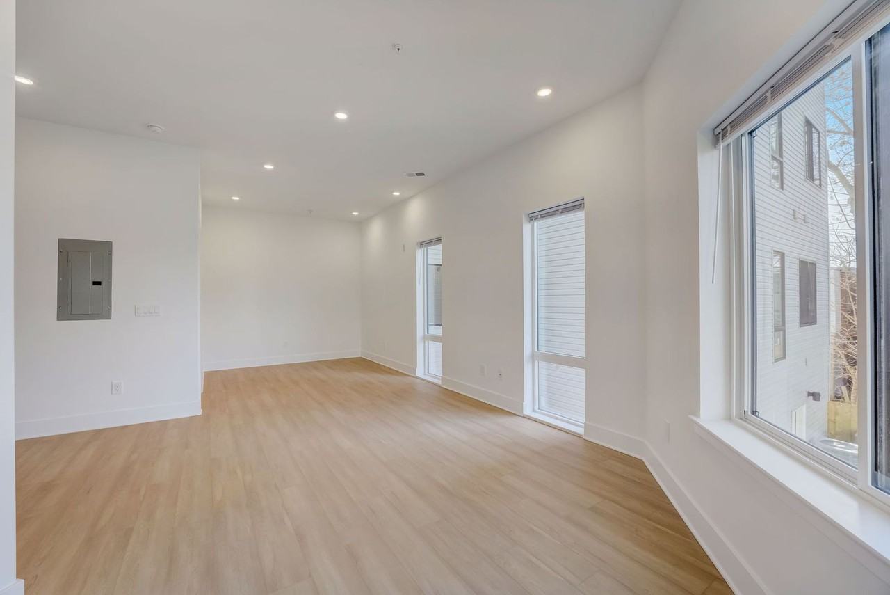 Nova Commons - Photo 3 of 41