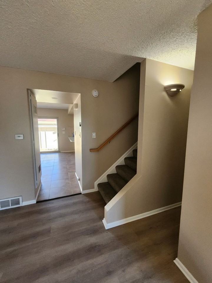 8712 Mariposa St - Photo 4 of 25