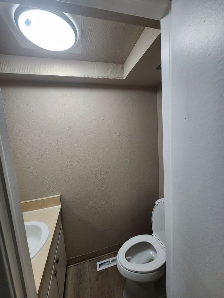 8712 Mariposa St - Photo 6 of 25