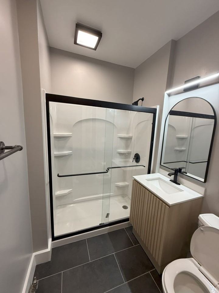 1831 E Kenwood Blvd - Photo 2 of 23