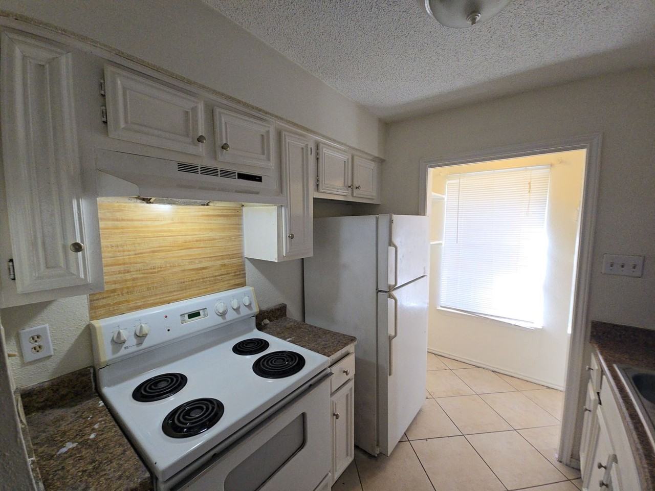 1307 Brenda Ln #B - Photo 4 of 18