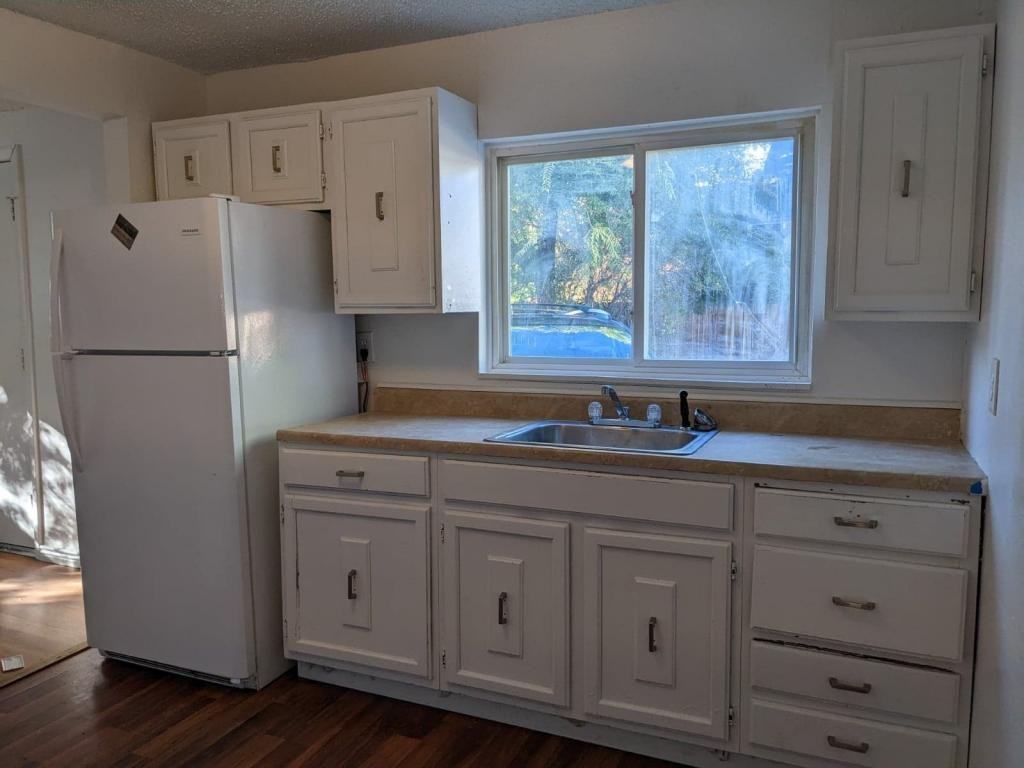 247 S 5th St - Photo 2 of 9