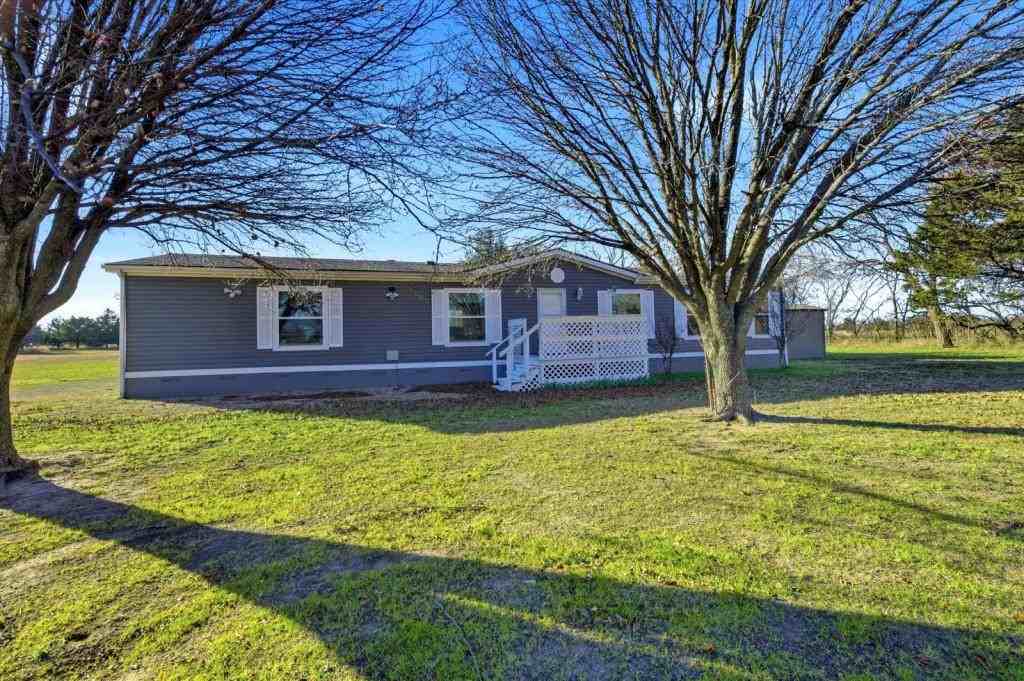 2828 Sandusky Rd - Photo 3 of 28