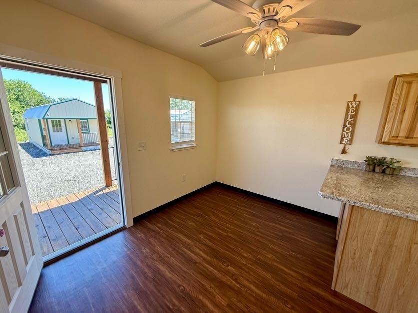 220 Davis Ford Ln - Photo 7 of 12